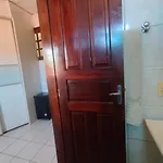 Quarto Em Casa De Familia